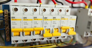 Монтаж УЗО - установка по доступной цене от 360 руб в Сердобске от ЭлектроСрд